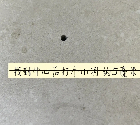 姑苏瓷砖空鼓维修公司专业解答在瓷砖铺贴过程中，如果砂料搅拌不均匀，将会带来以下问题