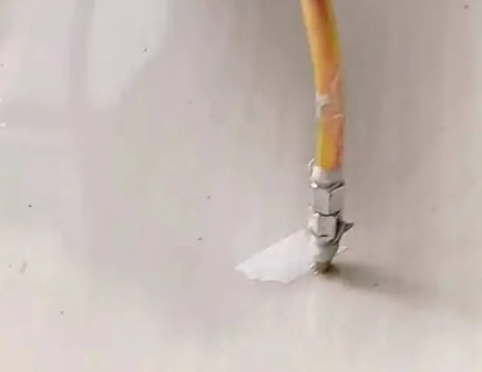 姑苏瓷砖空鼓维修公司专业解答在瓷砖铺贴过程中，如果使用的砂料过粗（如全部使用了粗砂），可能会导致以下问题
